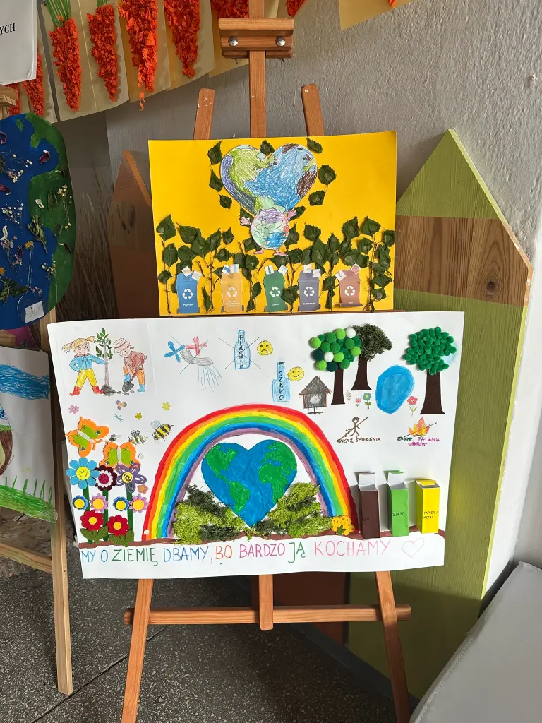 Nowoczesna i jasna sala przedszkolna w duchu Montessori - serce przedszkola Czarodziejskie Smyczki w Opolu